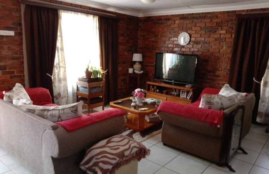 2 Bedroom Property for Sale in Miederpark North West